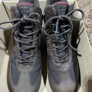 ECCO - Voyage GTX Hiking Boots - Size 8.5